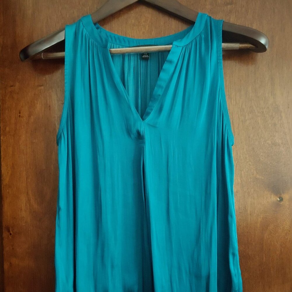 Banana Republic Flowy Blouse